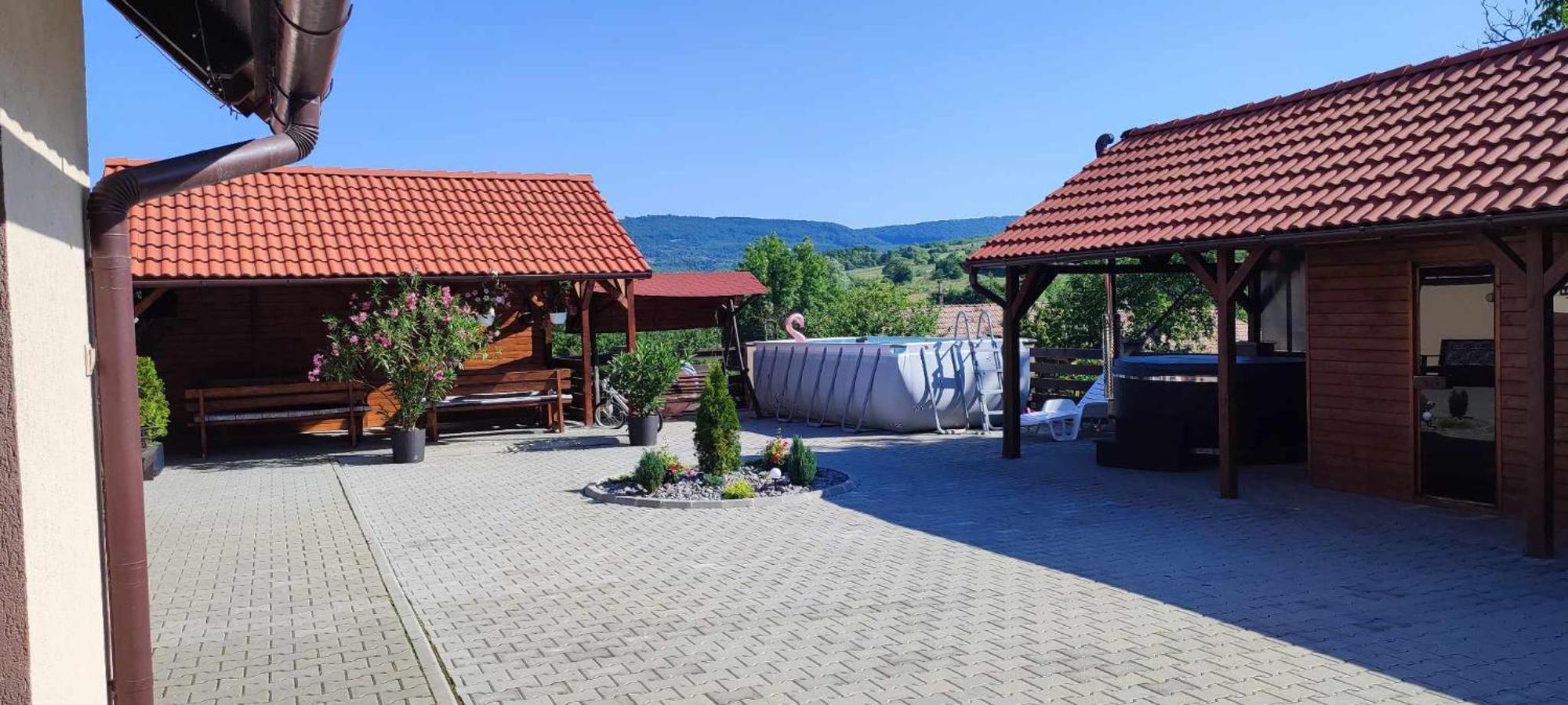 Farkaslaki Panorama Vendeghaz Hotel Lupeni  Exterior photo